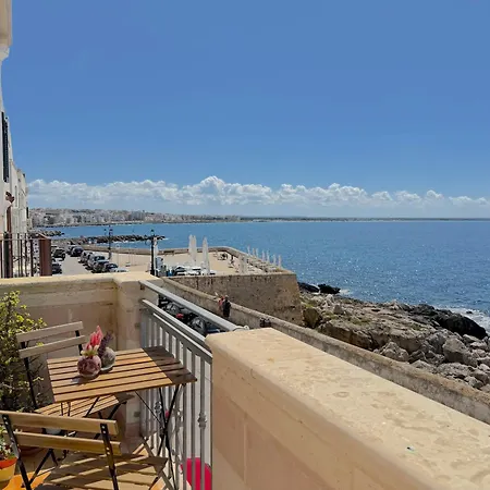 Abuela Teta - Sea Front Apartment *