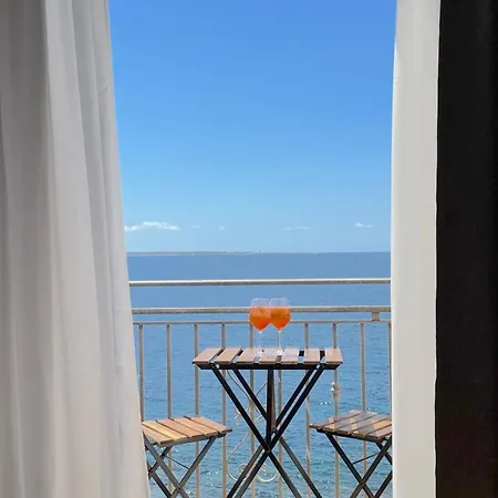 Abuela Teta - Sea Front *